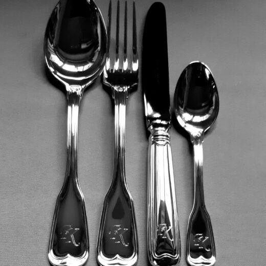 Silberbesteck mit Monogrammgravur